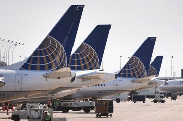 United 's CEO tries to show the airline cares about customer service