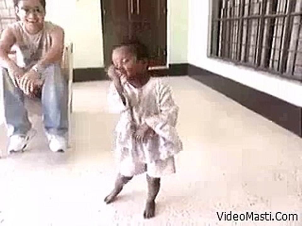 What A Singing Talent Of Little Kid Must Laugh - Very Funny(videomasti.com)