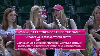 Типичные современные болельщицы