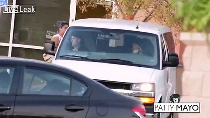 LiveLeak.com - Just How Easy Is It To Kidnap A Teenage Girl