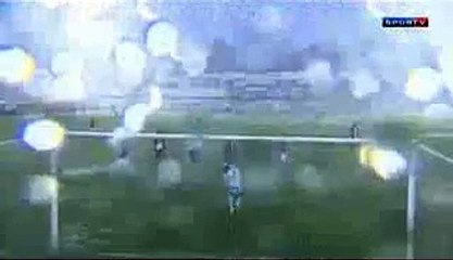 Neymar e Kaká comemoram gol estilo Gabriel Medina