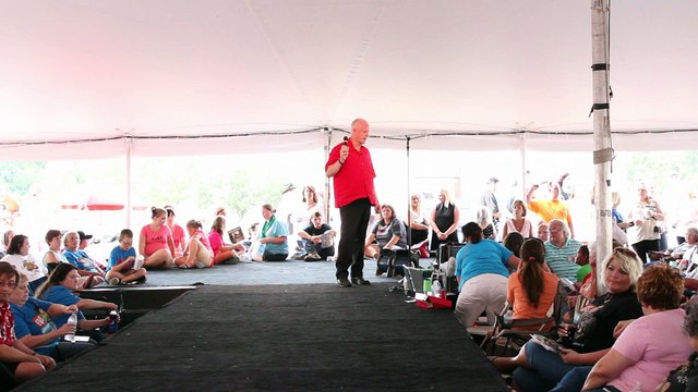 Chris Drummond sings 'Single Shinning Star' Elvis Week 2015