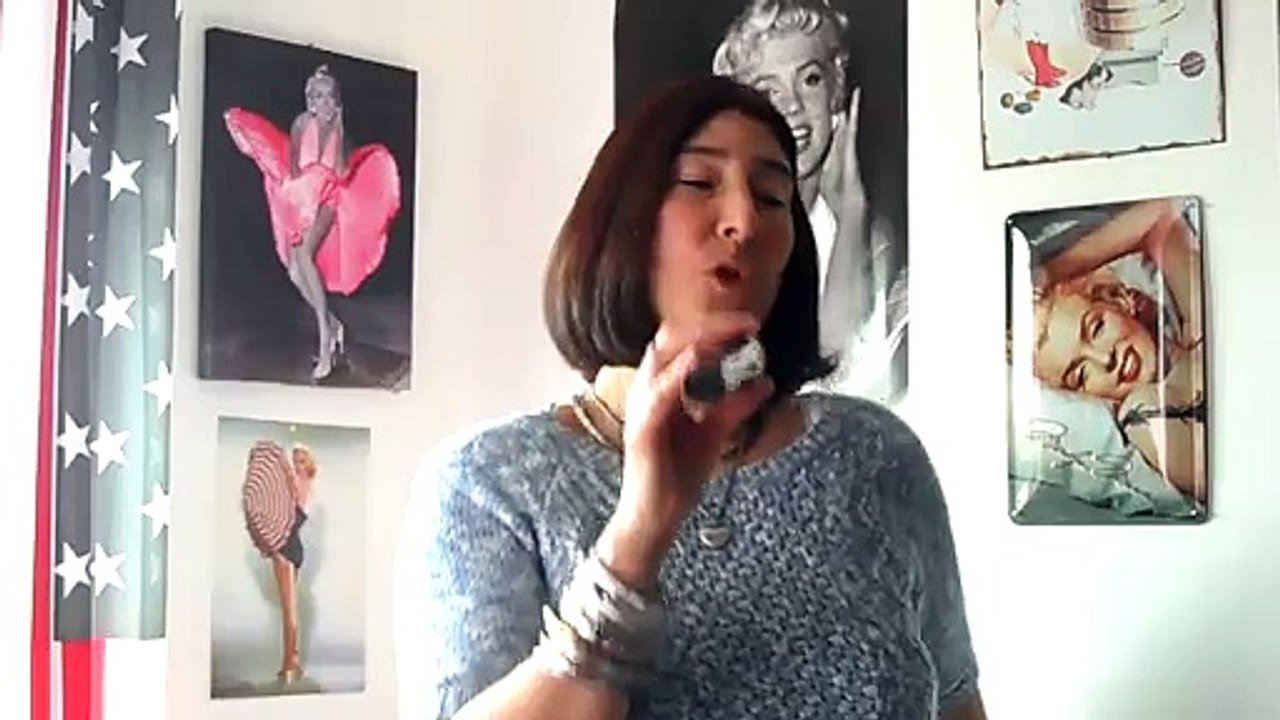 ADAMO J AVAIS OUBLIE QUE LES ROSES SONT ROSE....