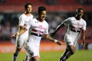 São Paulo derrota Atlético-PR e dorme no G4