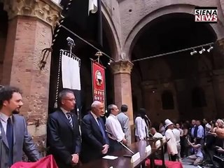 SienaNews.it - Presentazione del Drappellone , Palio 2 Luglio 2012