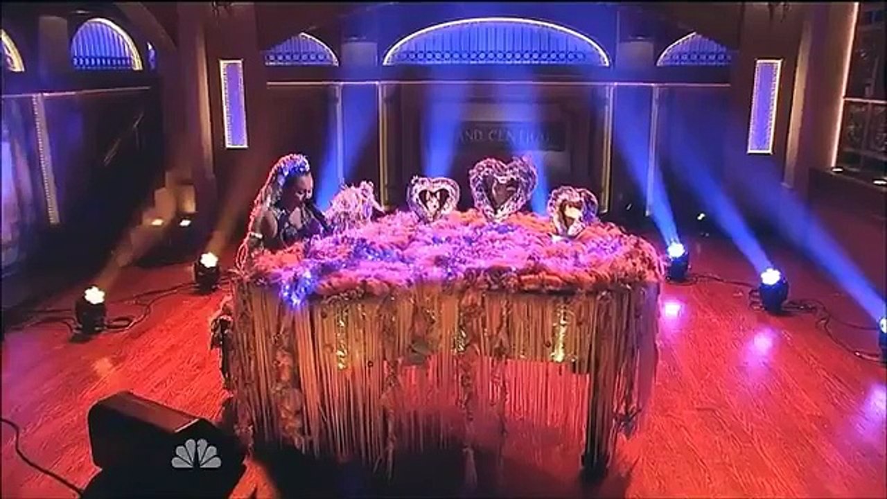 miley cyrus sings on snl