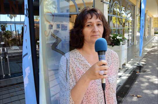 Salon Auteurs Régionaux Plumes d'Azur Hyères 2015 - Interview Laure Gerbaud - 720p