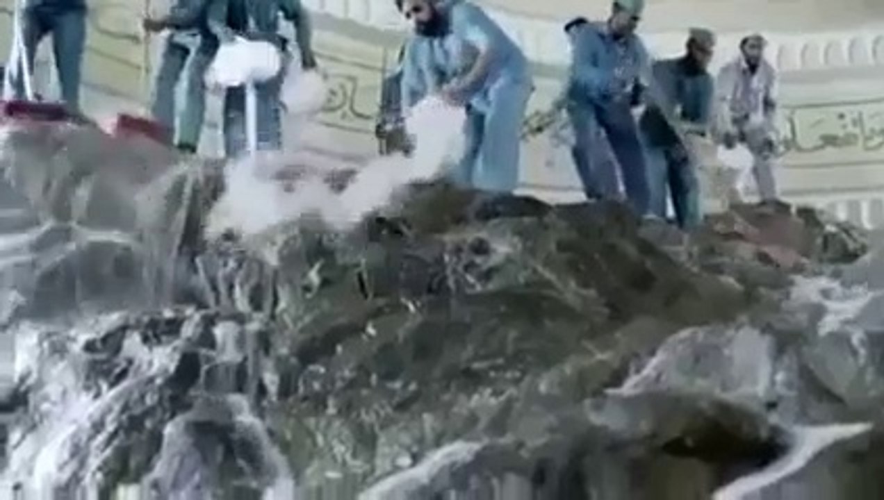 A Video About How They Clean Masjid Al Haram