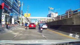 LiveLeak.com - Daytime Meteor Witnessed Over Bangkok - Footage