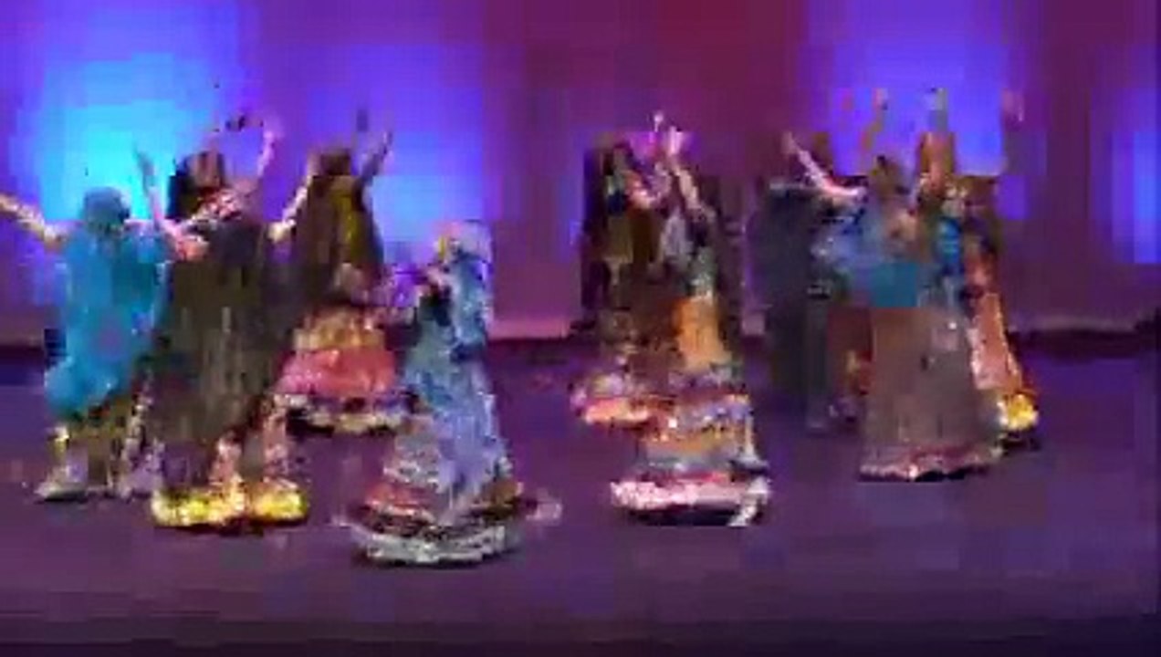 Dholi Taro Dhol Baje - awesome song