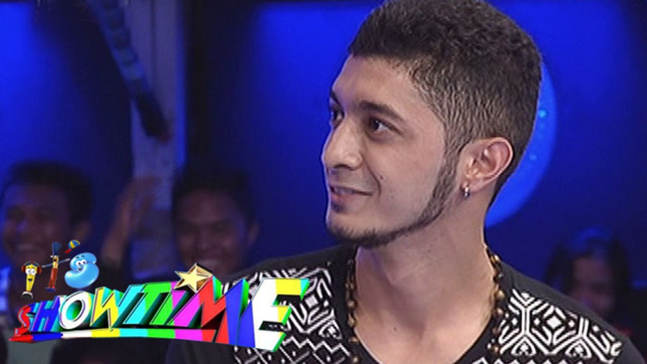 It's Showtime: Pastillas Girl meets Mik