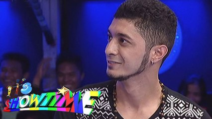 It's Showtime: Pastillas Girl meets Mik