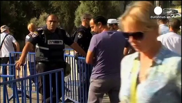 Israel impede milhares de palestinianos de acederem a Jerusalém