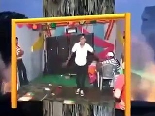 Chicken Dance!! This guy takes shadi dance to another level.