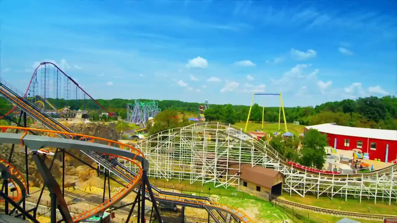 Six Flags America présente Splashwater Falls