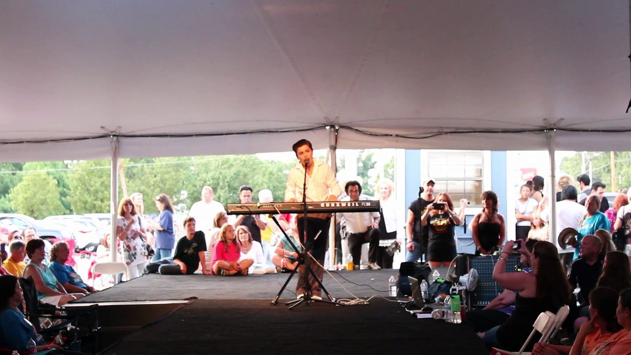 Rockin' Raffi Arto sings 'Ain't That Loving You Baby' Elvis Week 2015