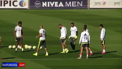 Empujón de Pepe a Cristiano Ronaldo para sacarlo del rondo