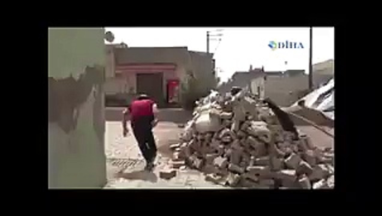 how kurds cross the street in turkey