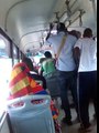 soûlard crée des ennuis dans le bus TATA