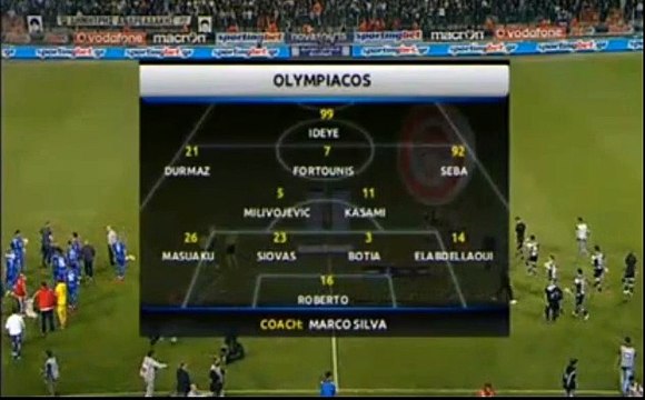 Στεφάνια παικτών του Ολυμπιακού στη Θύρα 4 ΠΑΟΚ-Ολυμπιακός