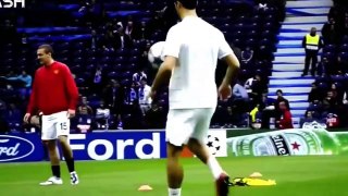 Ronaldinho vs Cristiano Ronaldo Amazing FreeStyle