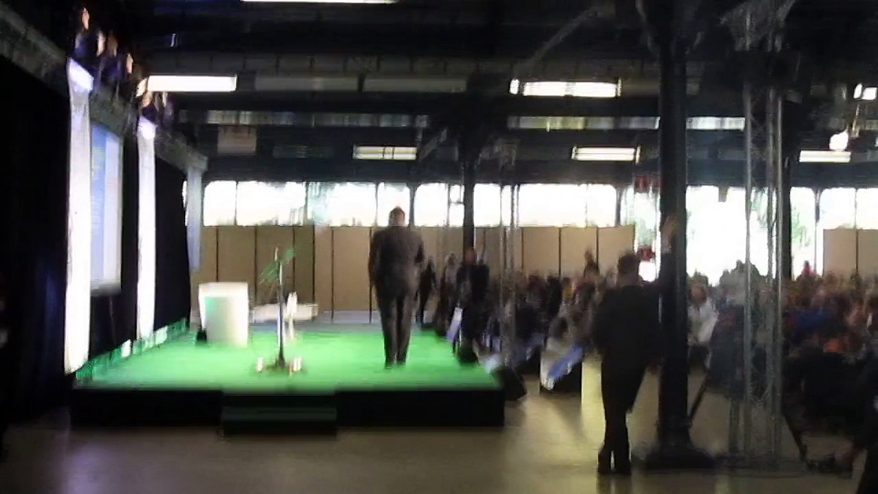 Standing ovation pour le Pr Gilles-Eric Séralini à l'issue de son intervention au congrès de l'IPSN 04/10/2015