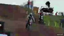 Motocross : Il retombe sur la tête de son concurrent après un saut