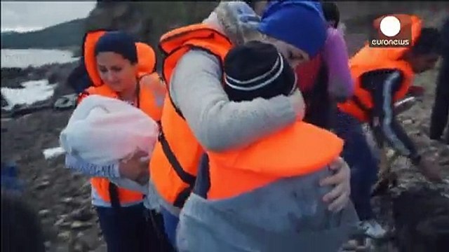 Біженці поспішають до Європи до настання поганої погоди