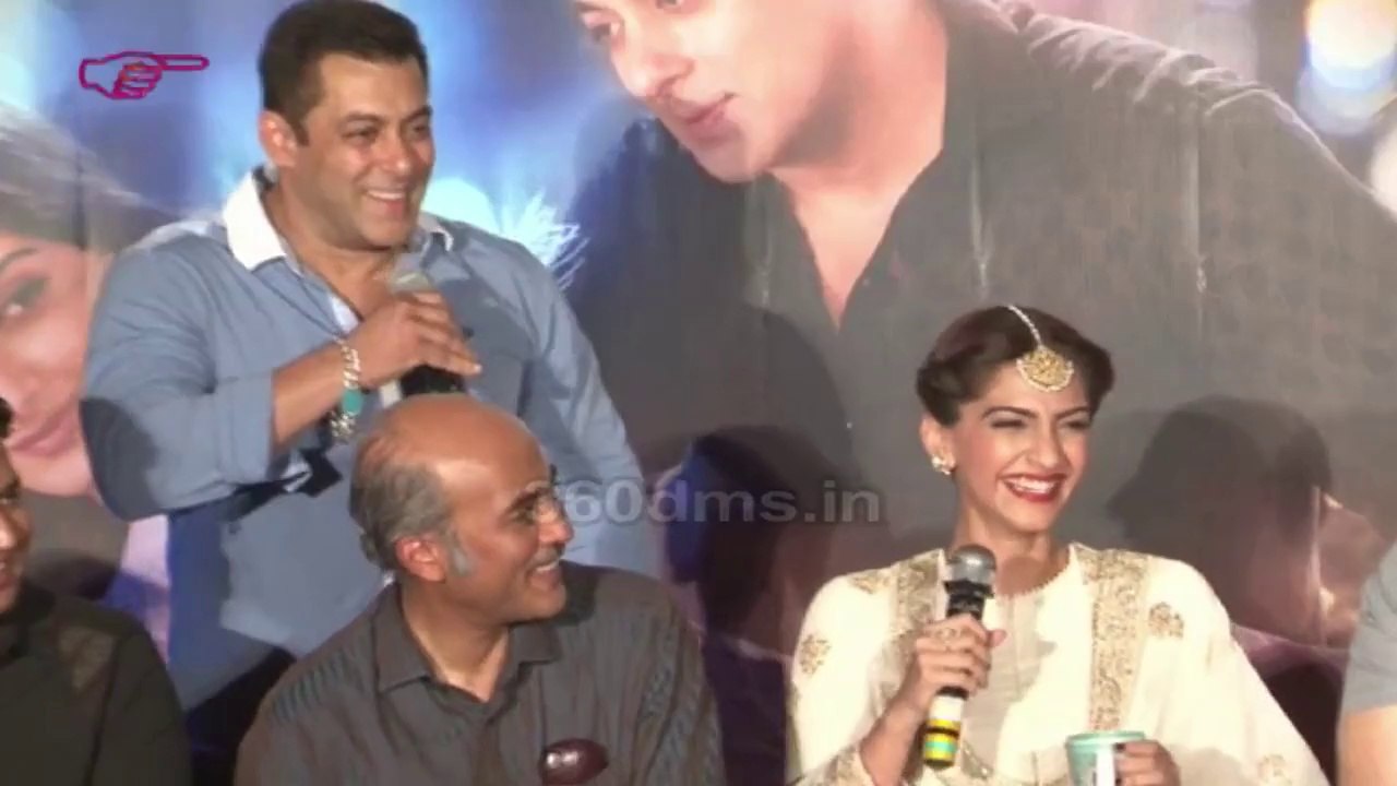 Salman Khan & Sonam Kapoor Shares A Fun Moment Of Prem Ratan Dhan Payo
