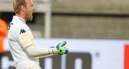 Jean-Francois Gillett arrête trois penaltys dans le même match face à Anderlecht