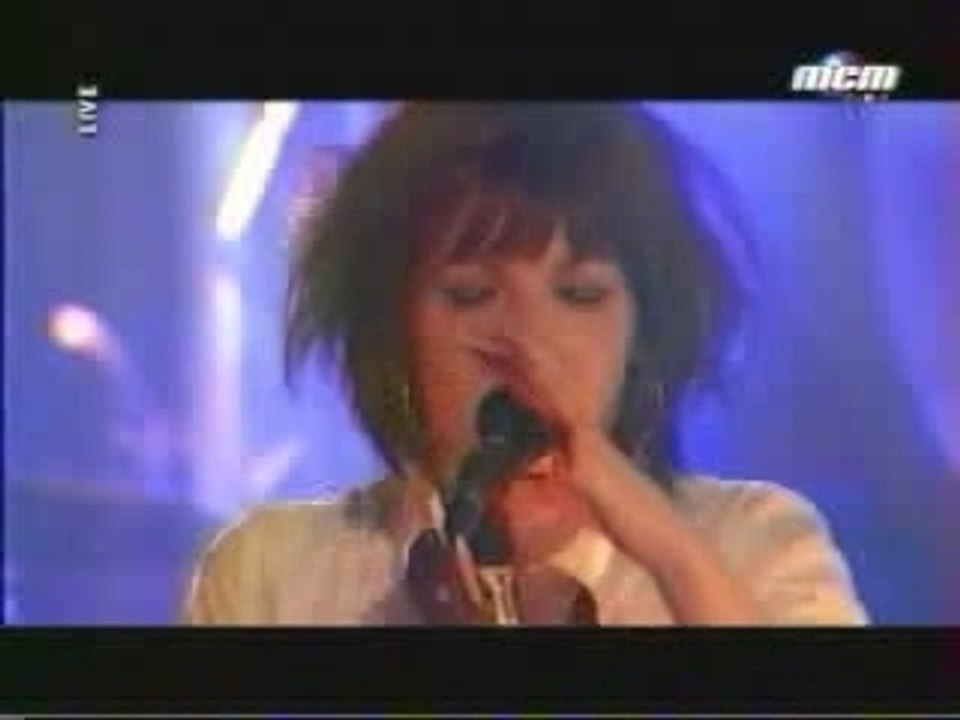 Superbus - Le Loup (Live Mcm Café)