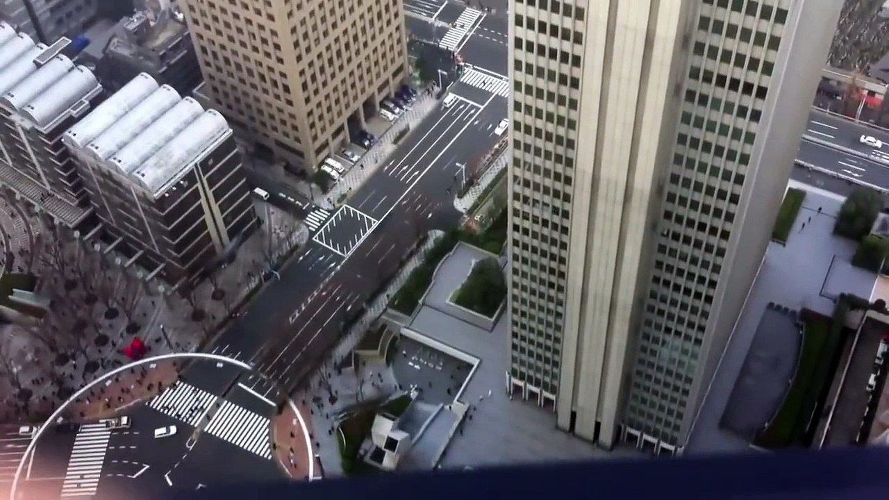 Danse terrifiante de gratte-ciels japonais pendant un séisme de magnitude 9.0