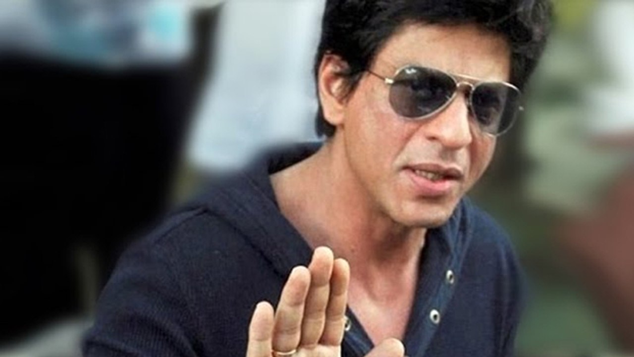 Shahrukh Khan LASHES Out At FANS On Twitter