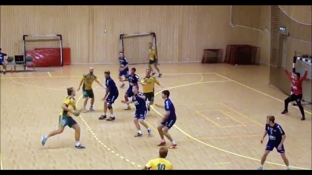 Un kung-fu smash de 40m ! (handball)