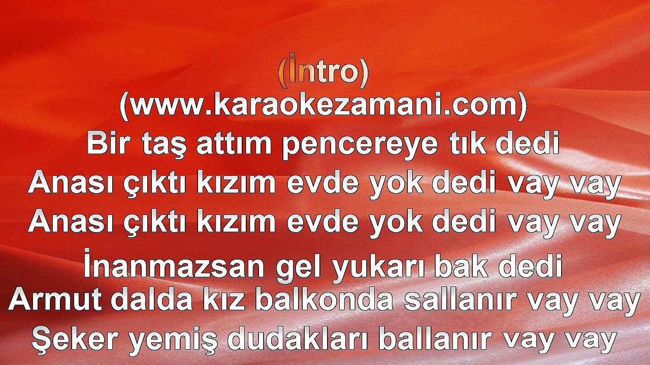 İbrahim Tatlıses - Bir Taş Attım Pencereye - 2005 TÜRKÇE KARAOKE