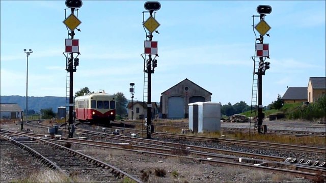 L'AUTORAIL X 2403, Unifié 600 Ch, surpris au MONT-DORE et suivi à LAQUEUILLE, le 26-09-2015, (vidéo FC transmise par l'Association 3 ACF)