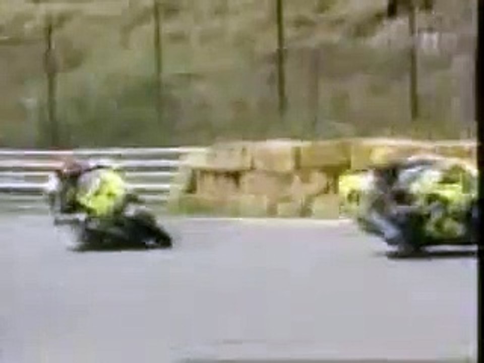 Por vezes os pilotos são obrigados a desafiar as leis da física...