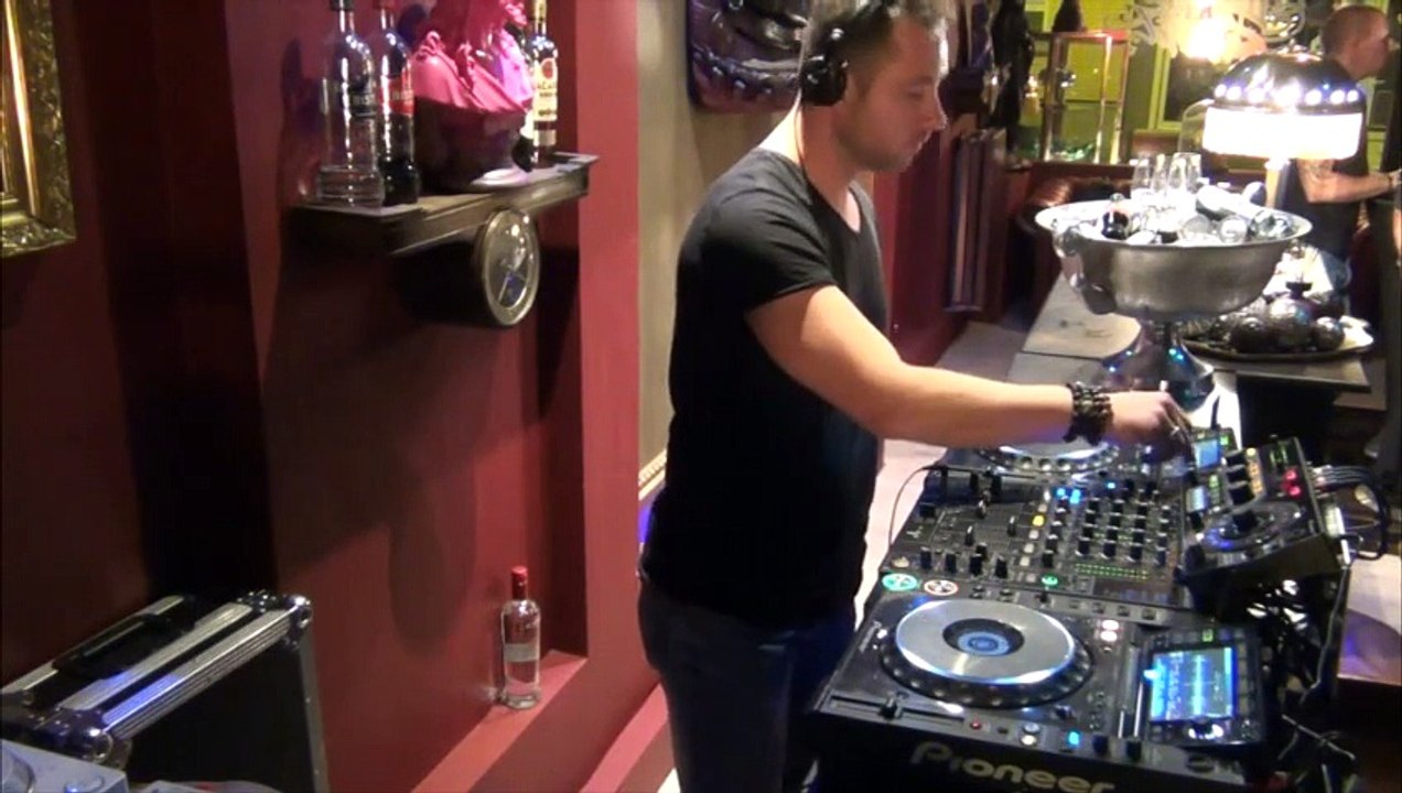 Mix By Jona-B Tech house 09/15 Trevent exported temple tattoo.mp4