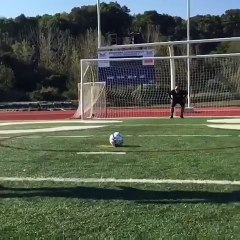 Magnifique feinte sur penalty