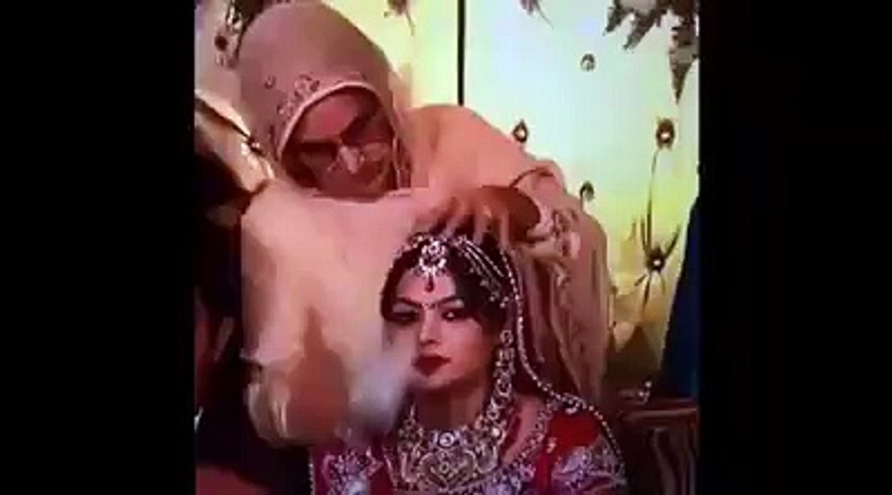 See Bride Reaction When old lady Congratulate her