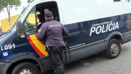 'Policías en acción', traslada a un preso hasta casa