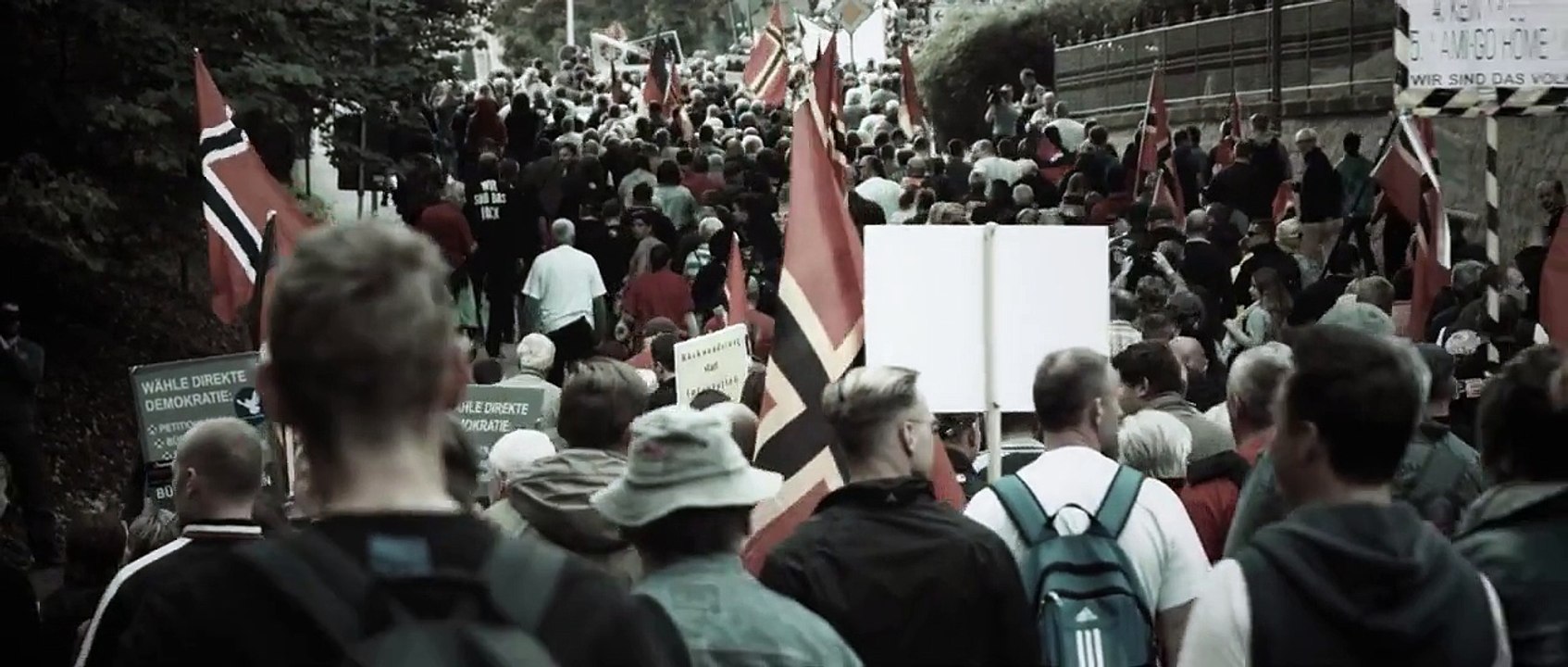 Sebnitz 04 Oktober 2015 - Tausende Tschechen und Deutsche bilden eine lebende Grenze
