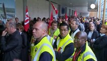 Diretores da Air France violentados por trabalhadores em fúria