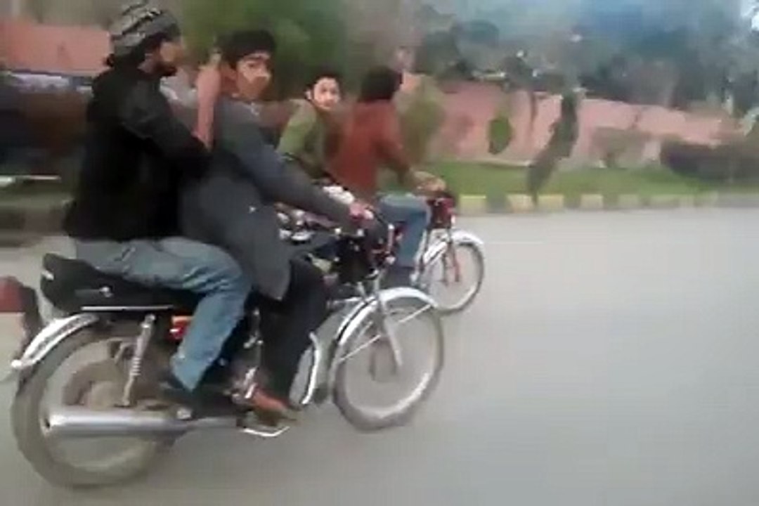 Risky Pakistani Trick But Not Creative