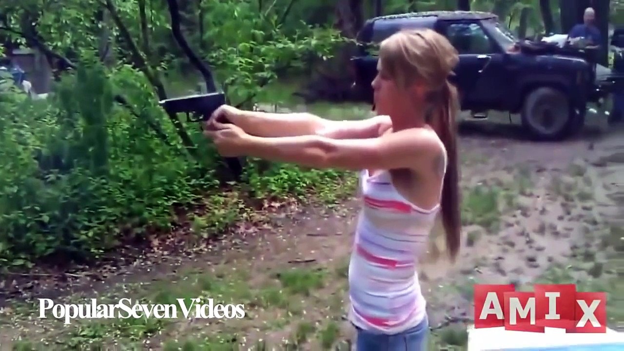 Dünyanın En Salak Kızları - Komik ve Aptal Kızlar Video derlemesi - Komik Şakalar Komedi ve Eğlence izle (video) Komedi ve Eğlence izle (video)