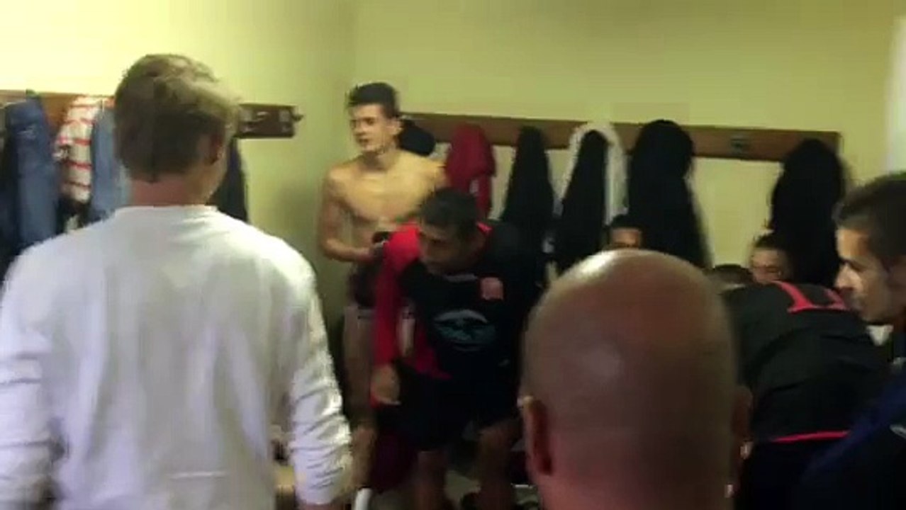 Dans les vestiaires des séniors après leurs victoire à Cheyssieu 4/0.