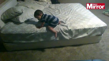How this toddler made his way to get down from the bed! amazing! (must watch)
