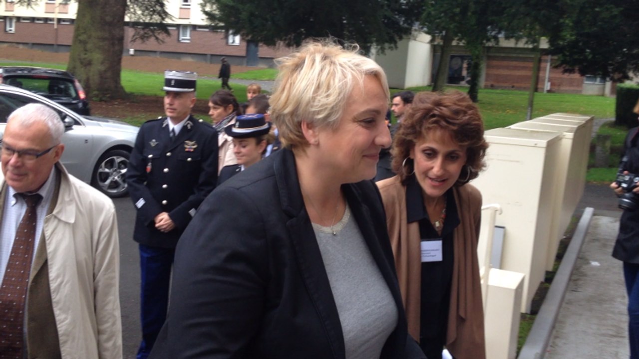 Visite ministérielle au Centre d'information des Droits des femmes