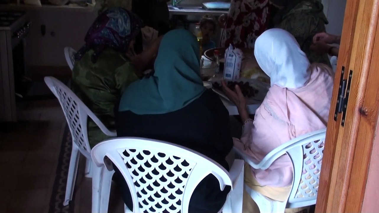 L'atelier pâtisserie des mamans des enfants accueillis au siège de l'association Ourika Tadamoune