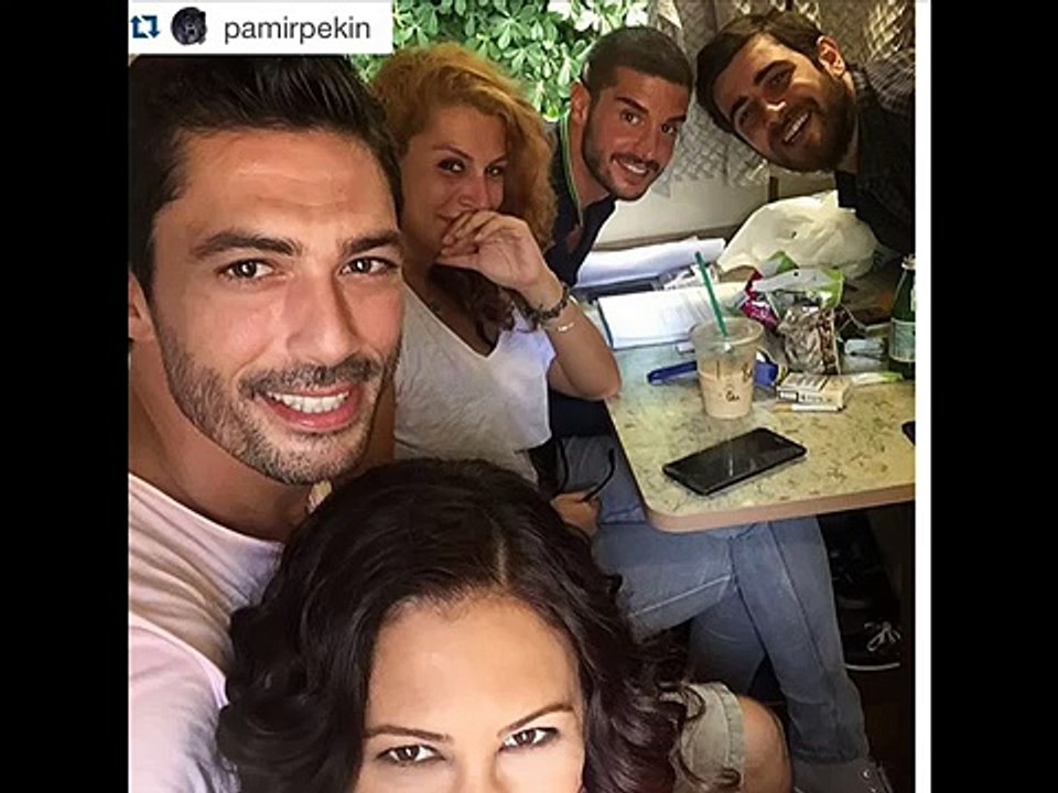 İlişki durumu  Karışık -karışık sahneler :)